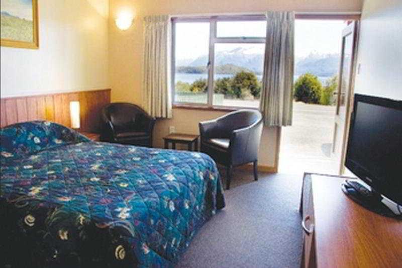 Te Anau Manapouri Lake Hotel Екстер'єр фото