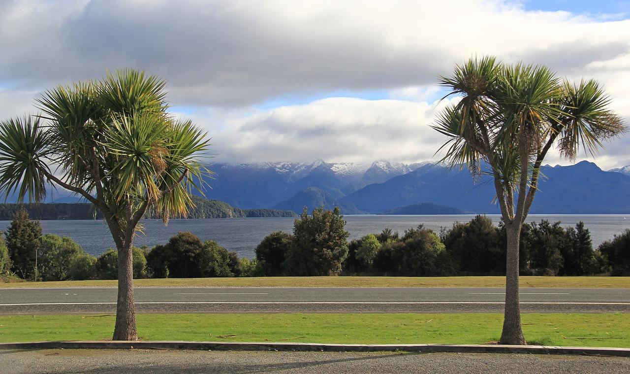 Te Anau Manapouri Lake Hotel Екстер'єр фото