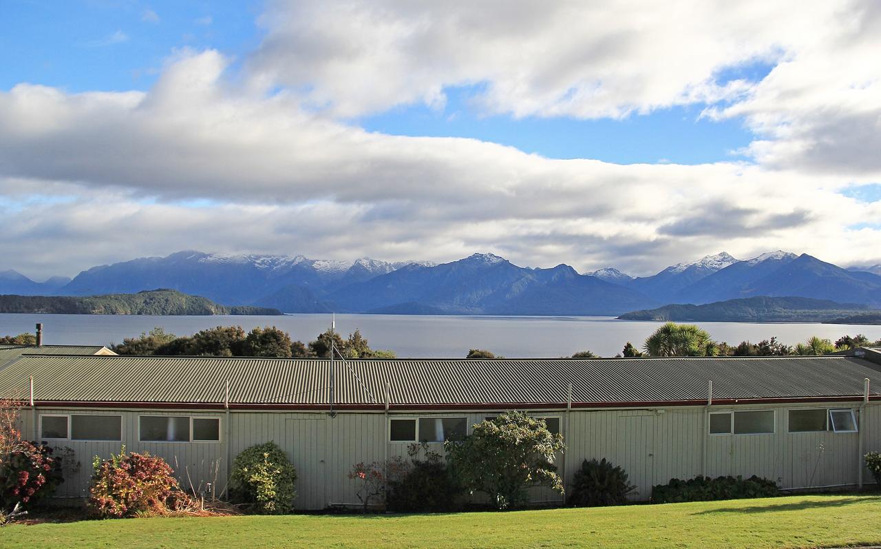 Te Anau Manapouri Lake Hotel Екстер'єр фото