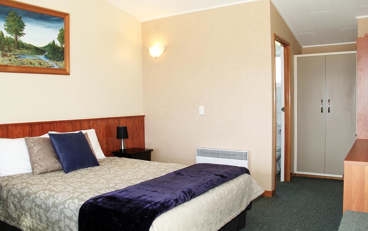 Te Anau Manapouri Lake Hotel Екстер'єр фото