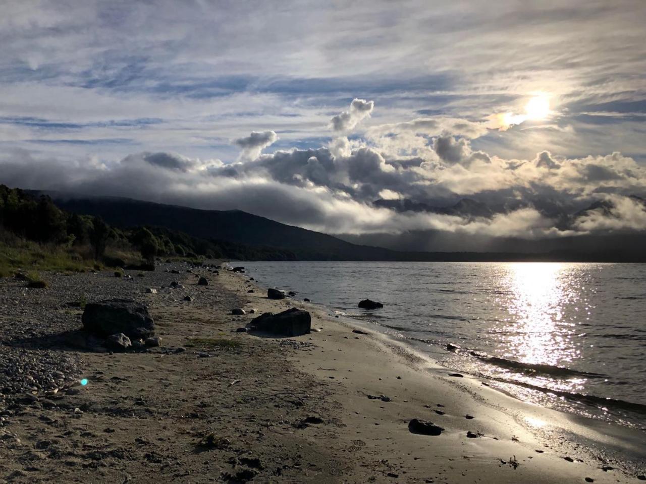 Te Anau Manapouri Lake Hotel Екстер'єр фото