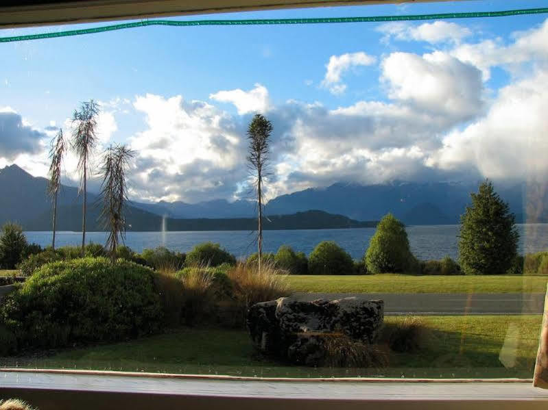 Te Anau Manapouri Lake Hotel Екстер'єр фото