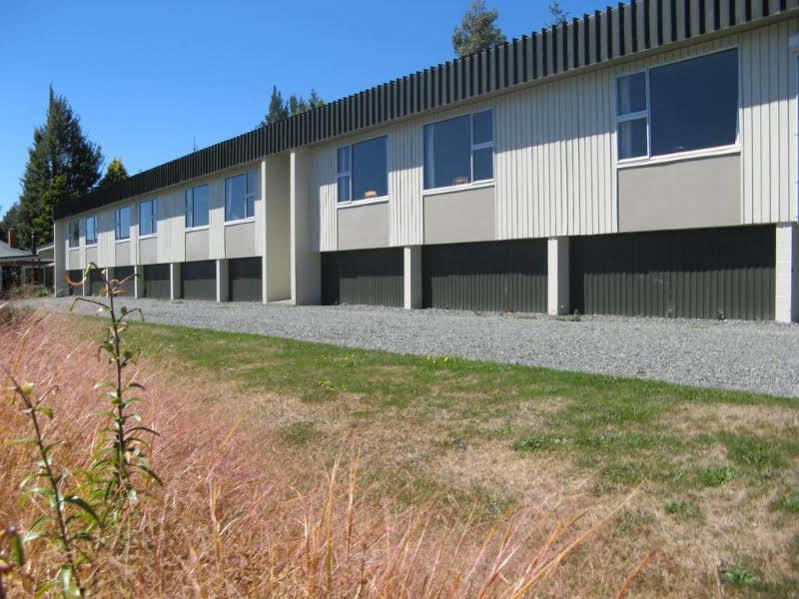 Te Anau Manapouri Lake Hotel Екстер'єр фото